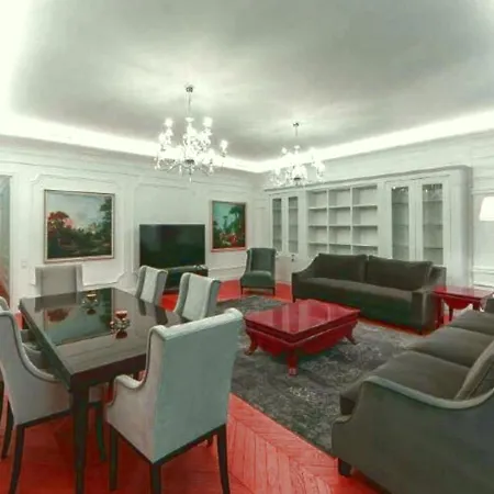 4 Bedrooms Indro Montanelli Gardens Апартаменты